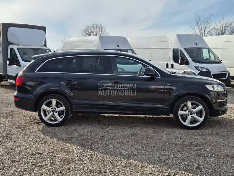 Audi Q7 