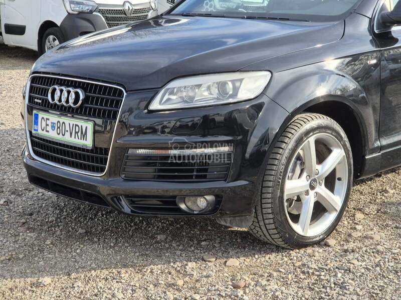 Audi Q7 