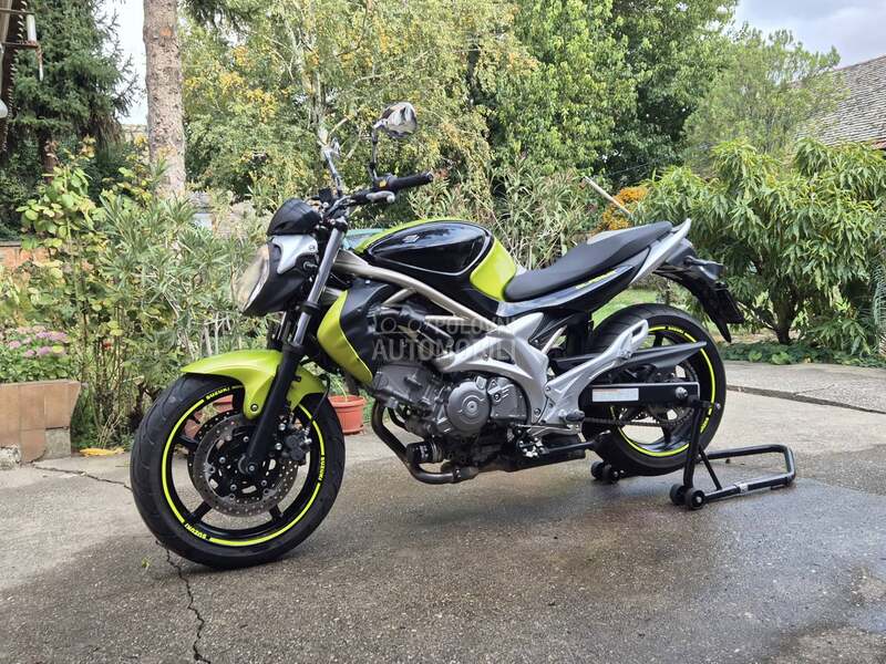Suzuki SFV 650 gladius
