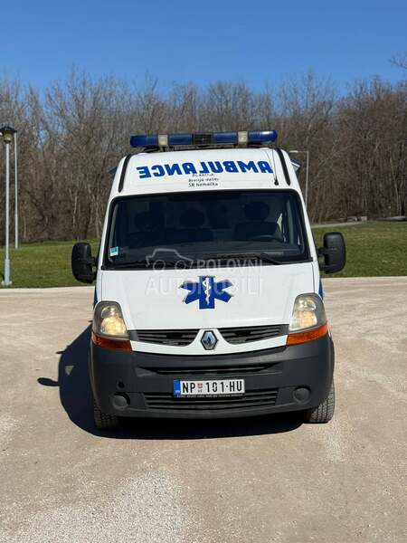 Renault Master ambulance