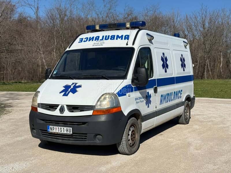 Renault Master ambulance