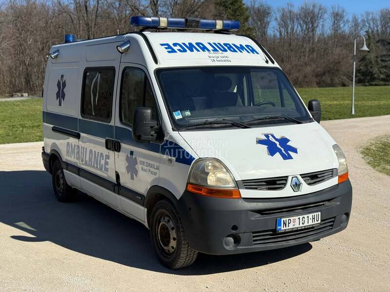 Renault Master ambulance