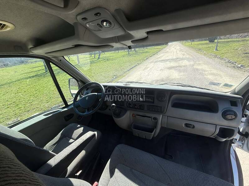 Renault Master ambulance