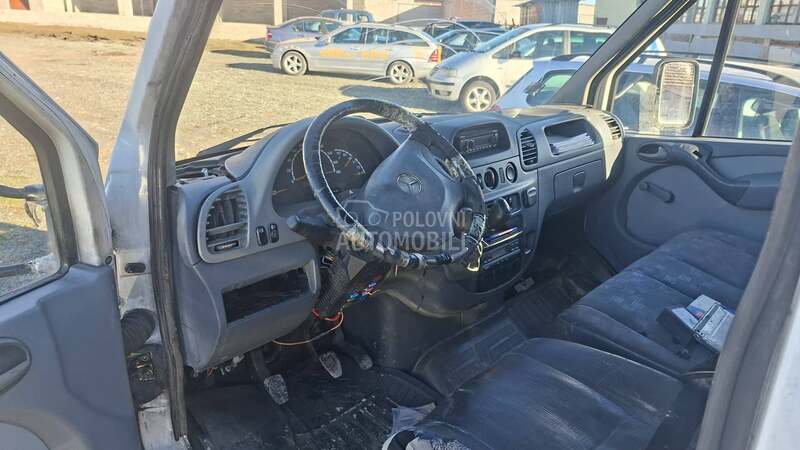 Mercedes Benz 413cdi