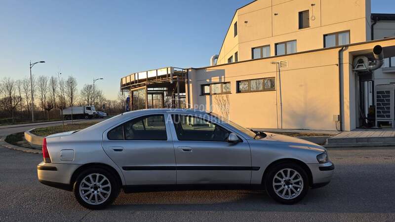 Volvo S60 