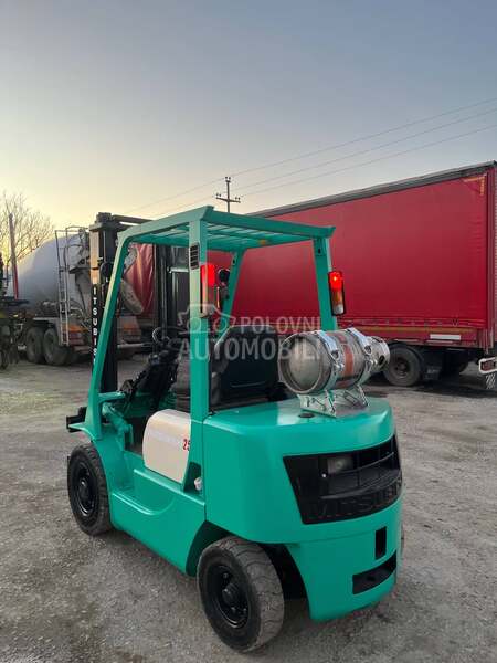 Mitsubishi FG25