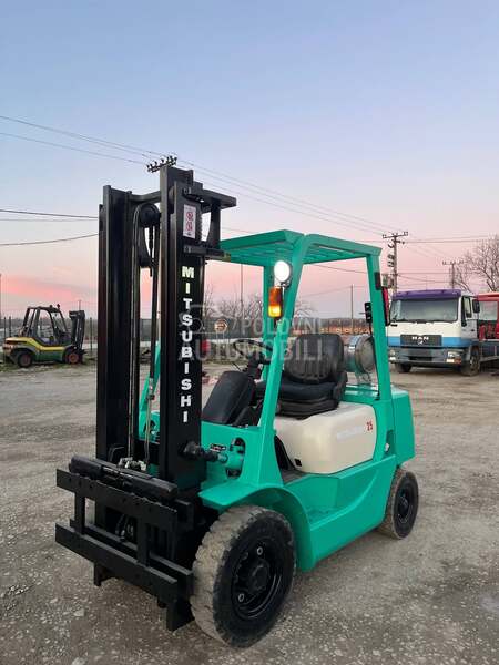 Mitsubishi FG25
