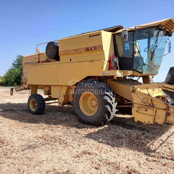 New Holland Tx32