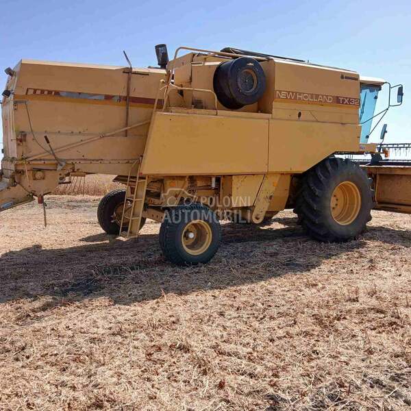 New Holland Tx32