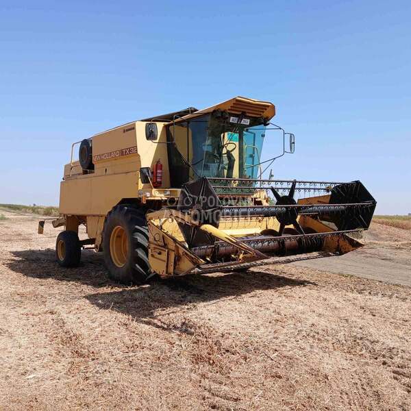 New Holland Tx32