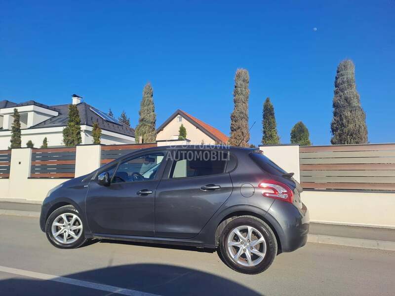 Peugeot 208 CH,STYLE