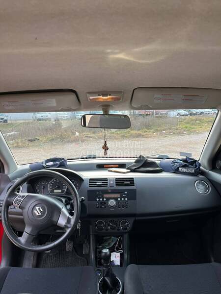 Suzuki Swift 