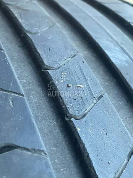 Pirelli 255/35 R21 Letnja