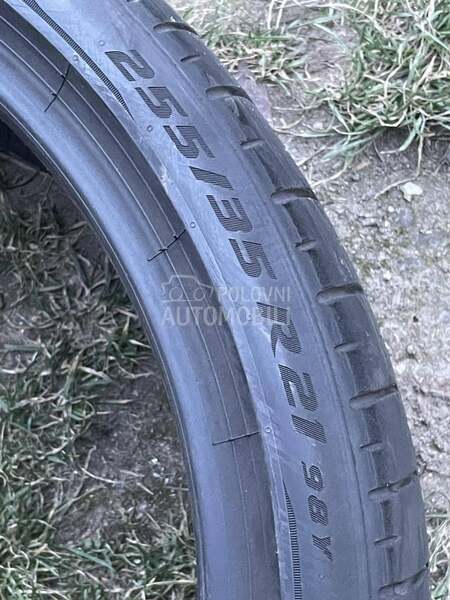 Pirelli 255/35 R21 Letnja