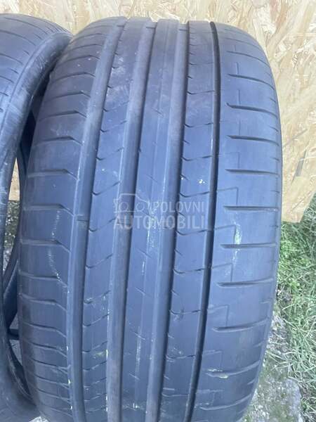 Pirelli 255/35 R21 Letnja