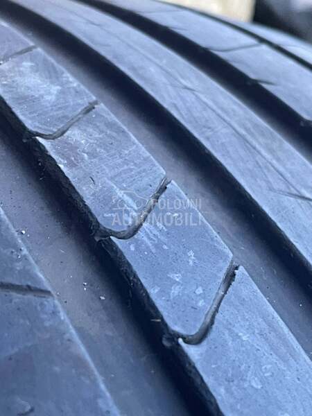Pirelli 255/35 R21 Letnja