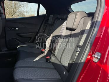 Peugeot 2008 Allure/Kamera/MT6