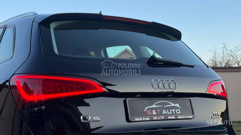 Audi Q5 2.0 TDI/ S-LINE/ NOV