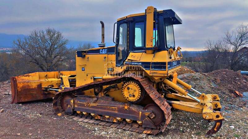 CAT D5M