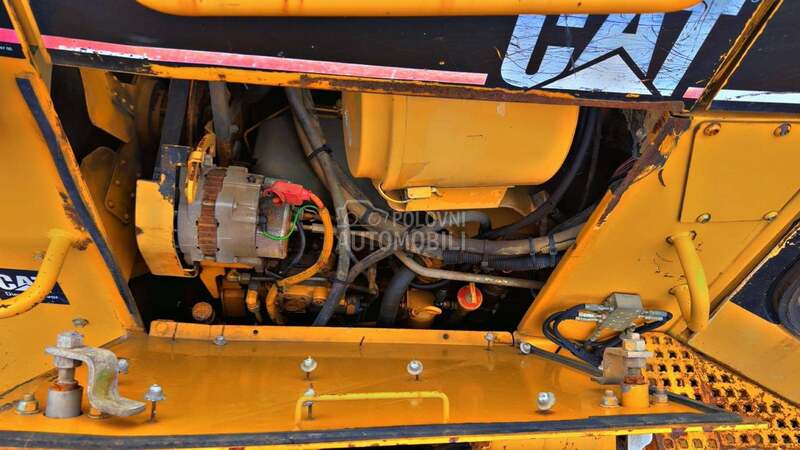 CAT D5M