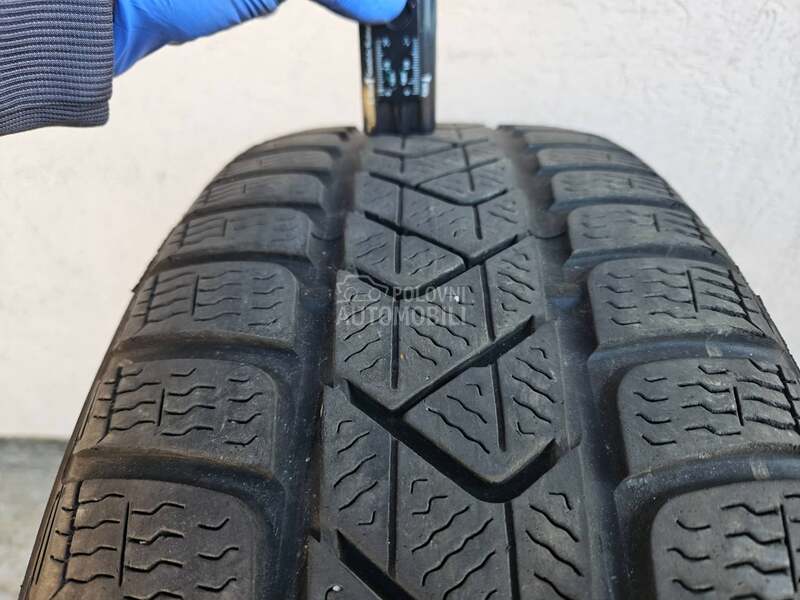 Pirelli 215/60 R16 Zimska