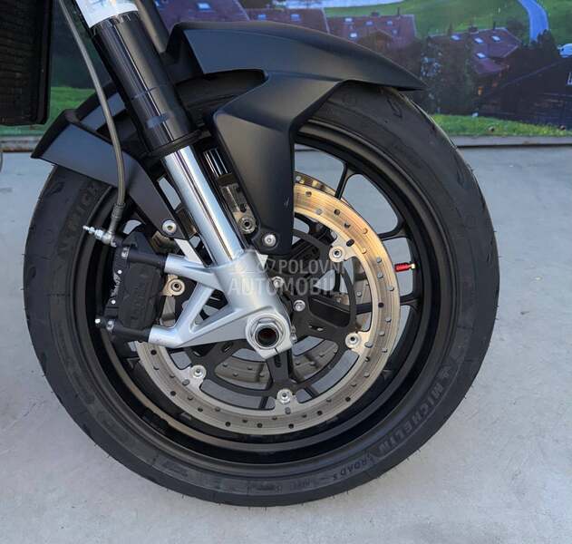 Aprilia Mana 850 custom