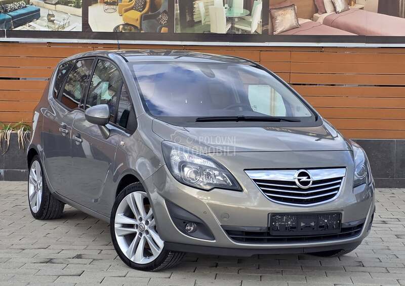 Opel Meriva 1.4 T /COSMO/ CH