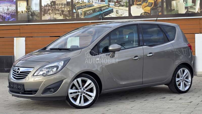 Opel Meriva 1.4 T /COSMO/ CH