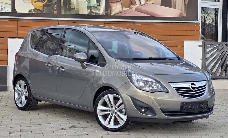 Opel Meriva 1.4 T /COSMO/ CH