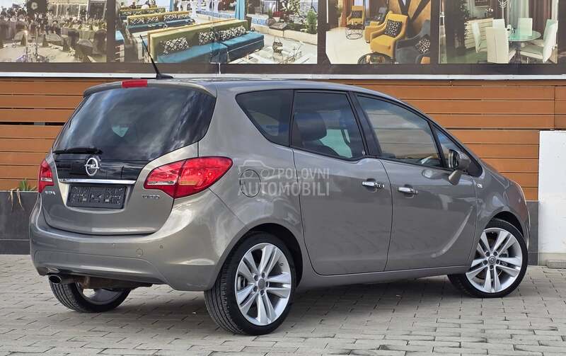 Opel Meriva 1.4 T /COSMO/ CH