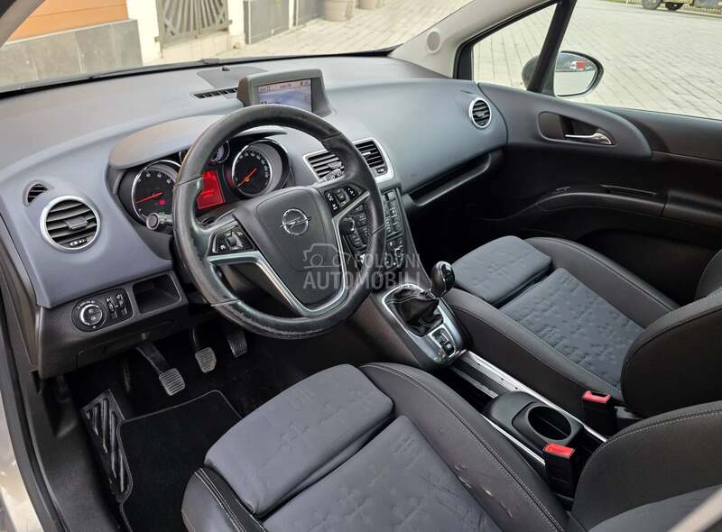 Opel Meriva 1.4 T /COSMO/ CH