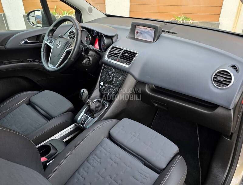 Opel Meriva 1.4 T /COSMO/ CH