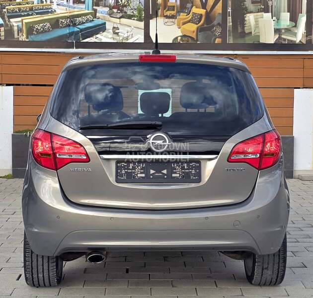 Opel Meriva 1.4 T /COSMO/ CH