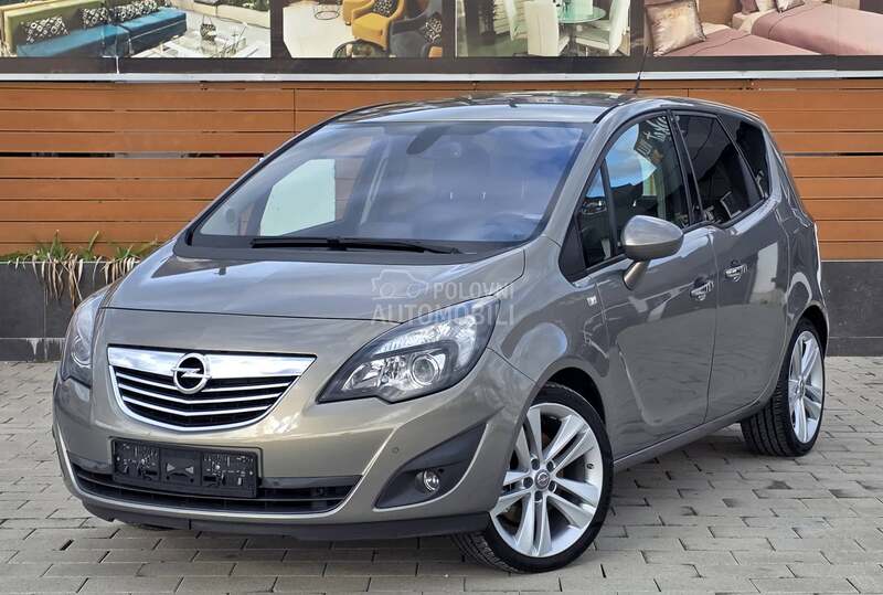 Opel Meriva 1.4 T /COSMO/ CH