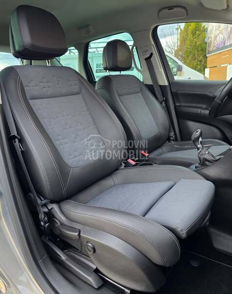 Opel Meriva 1.4 T /COSMO/ CH