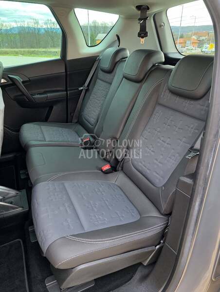 Opel Meriva 1.4 T /COSMO/ CH