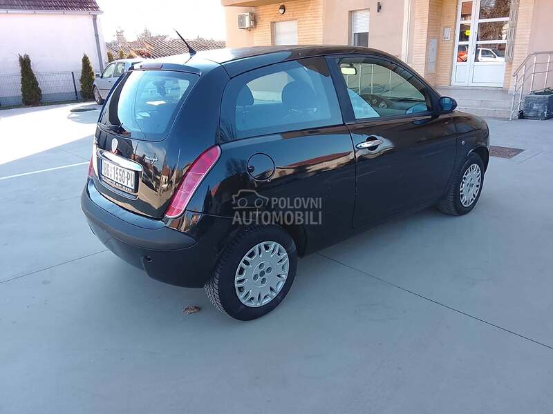 Lancia Ypsilon regdugoo