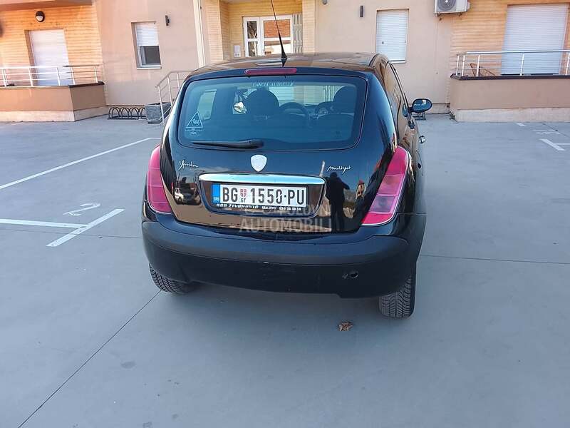 Lancia Ypsilon regdugoo