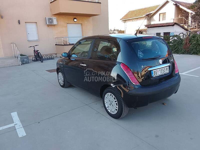 Lancia Ypsilon regdugoo