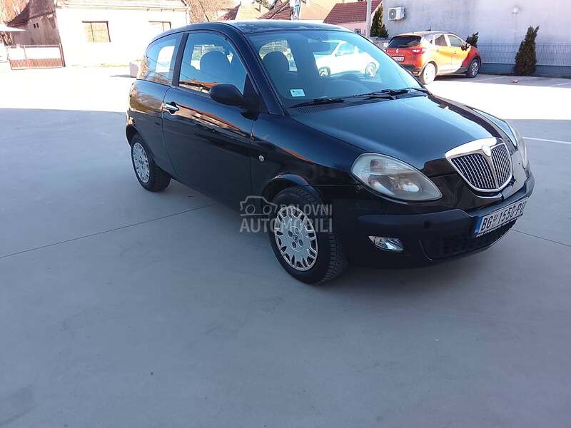 Lancia Ypsilon regdugoo