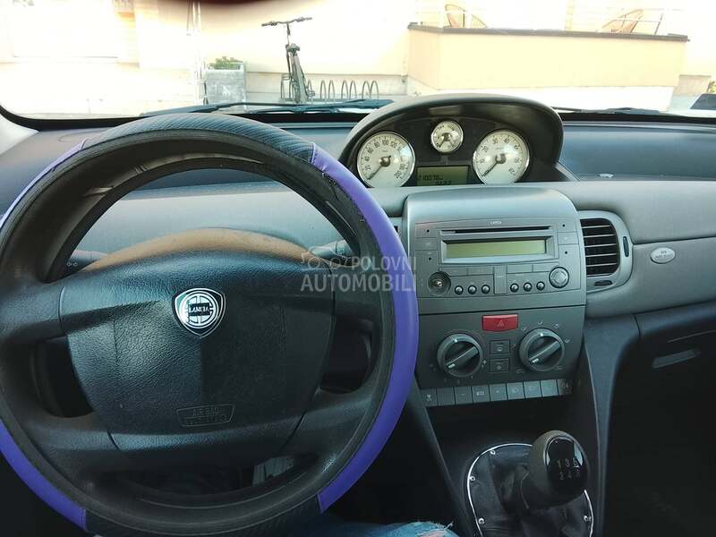 Lancia Ypsilon regdugoo