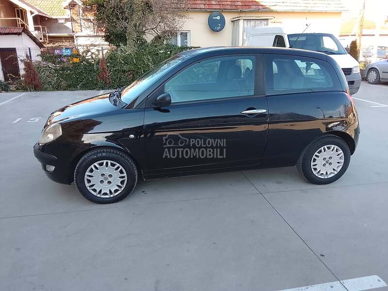 Lancia Ypsilon regdugoo