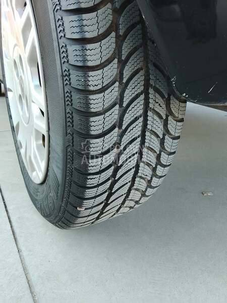 Lancia Ypsilon regdugoo