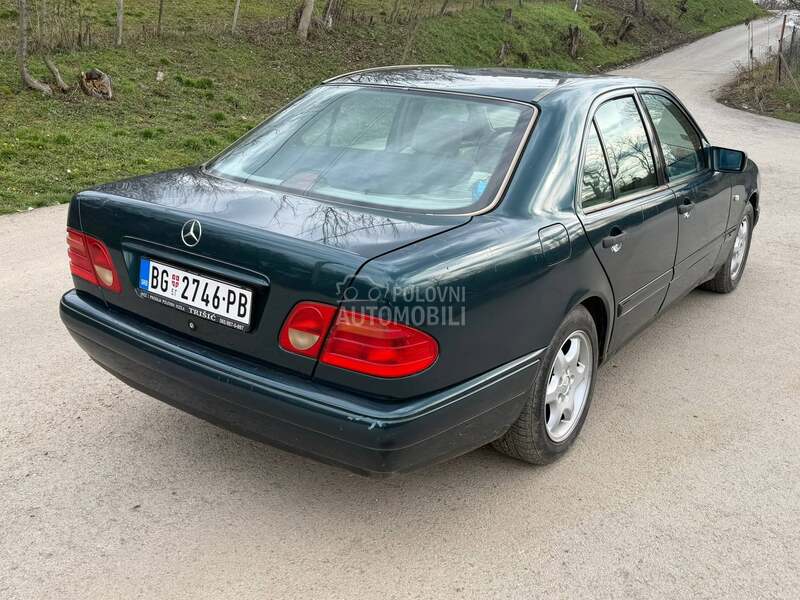 Mercedes Benz E 220 