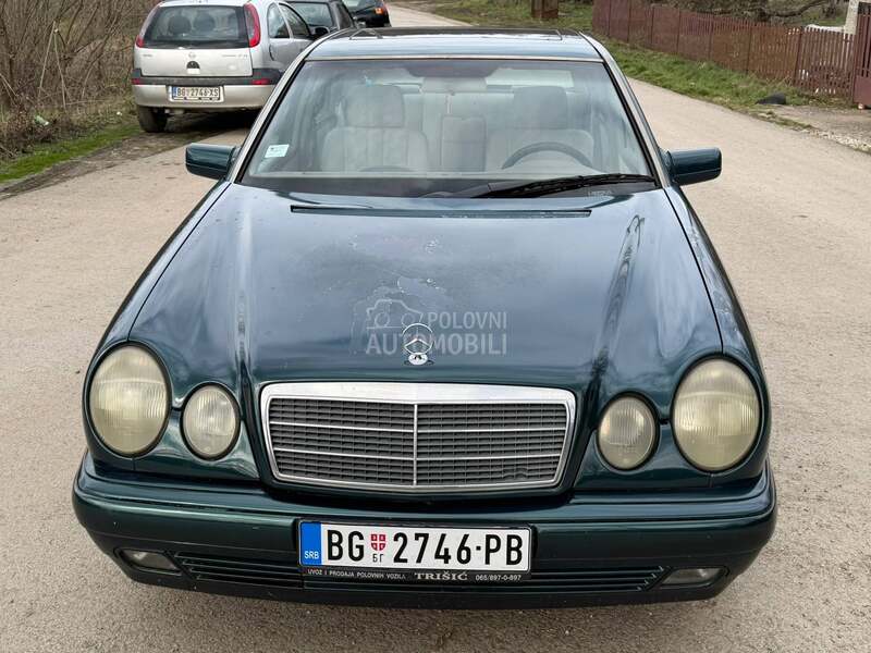Mercedes Benz E 220 