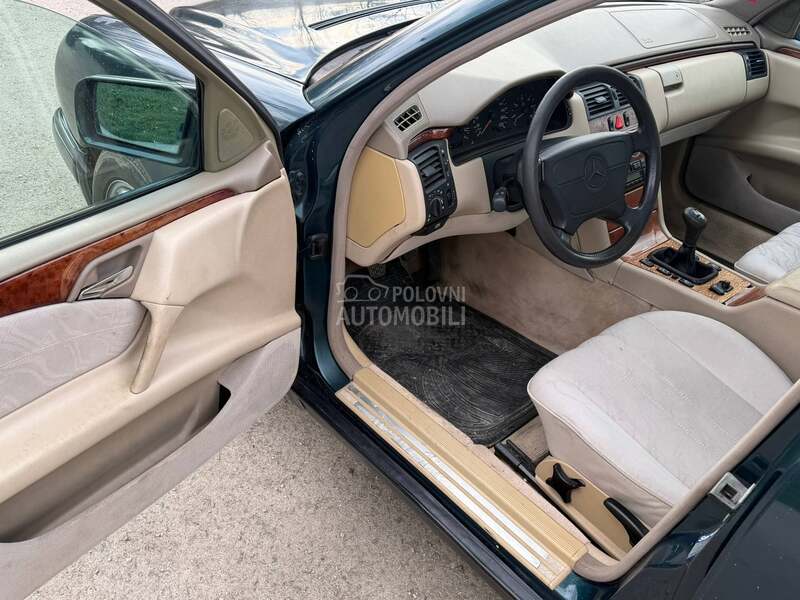 Mercedes Benz E 220 