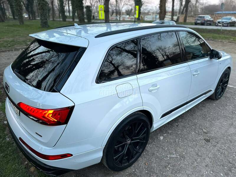 Audi Q7 Virt Matrix 50 TDI