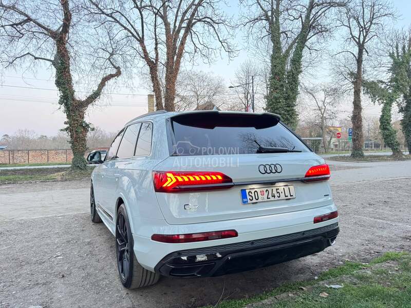 Audi Q7 Virt Matrix 50 TDI