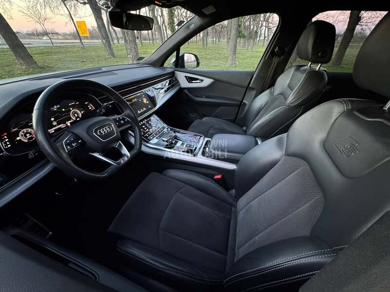 Audi Q7 Virt Matrix 50 TDI
