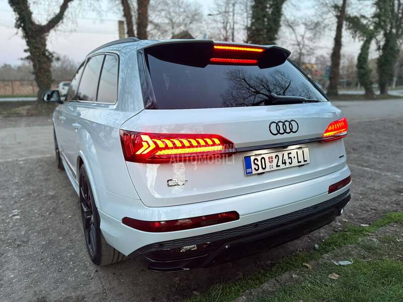 Audi Q7 Virt Matrix 50 TDI